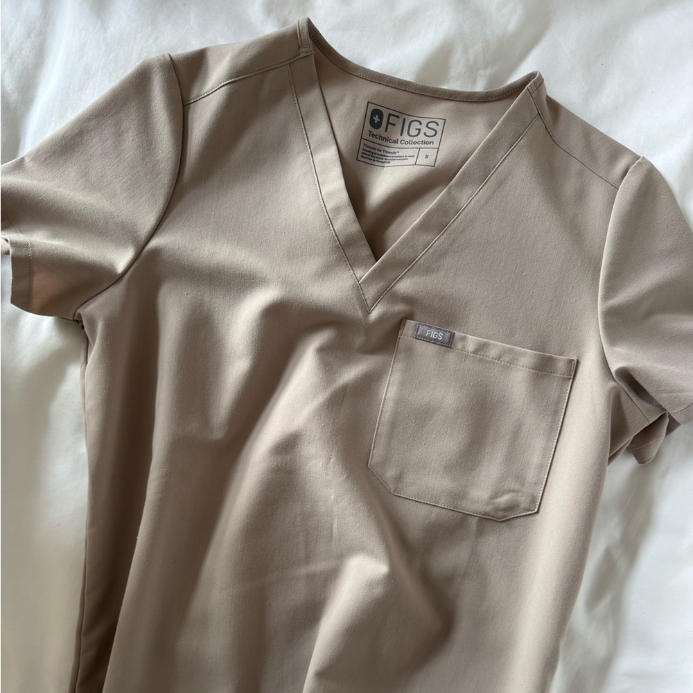 Figs Catarina one pocket scrub top in beige